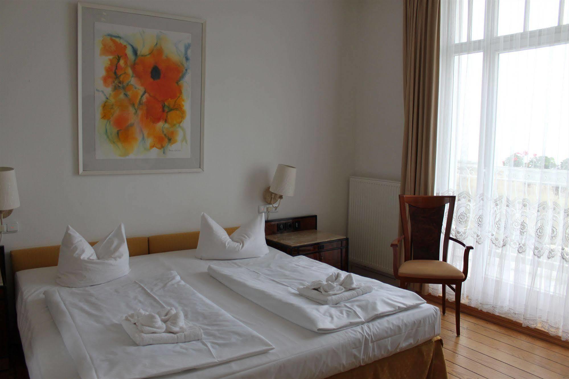 Hotel Stolteraa Росток Экстерьер фото